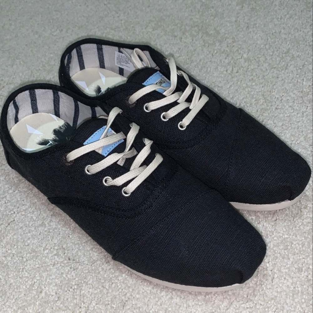 Brand New Black TOMS Shoe size 8.5